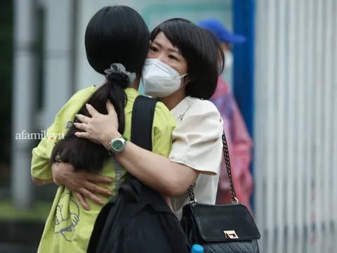 Gửi những bố mẹ có con “không đáng tự hào”: Nói mong con hạnh phúc, sao cứ thèm thuồng nhìn vào điểm số?