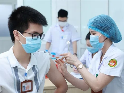 Bạn nên sử dụng thuốc giảm đau nào, sau khi tiêm vaccine Covid-19?