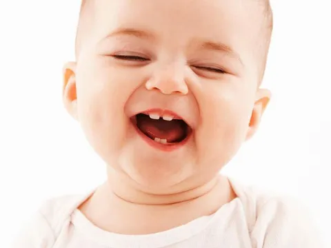 Bạn biết bao nhiêu về sự khó chịu của em bé khi mọc răng?